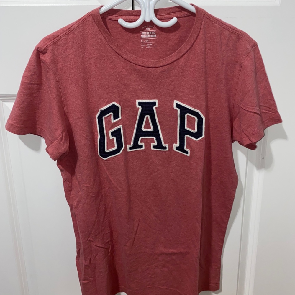 Gap graphic tee